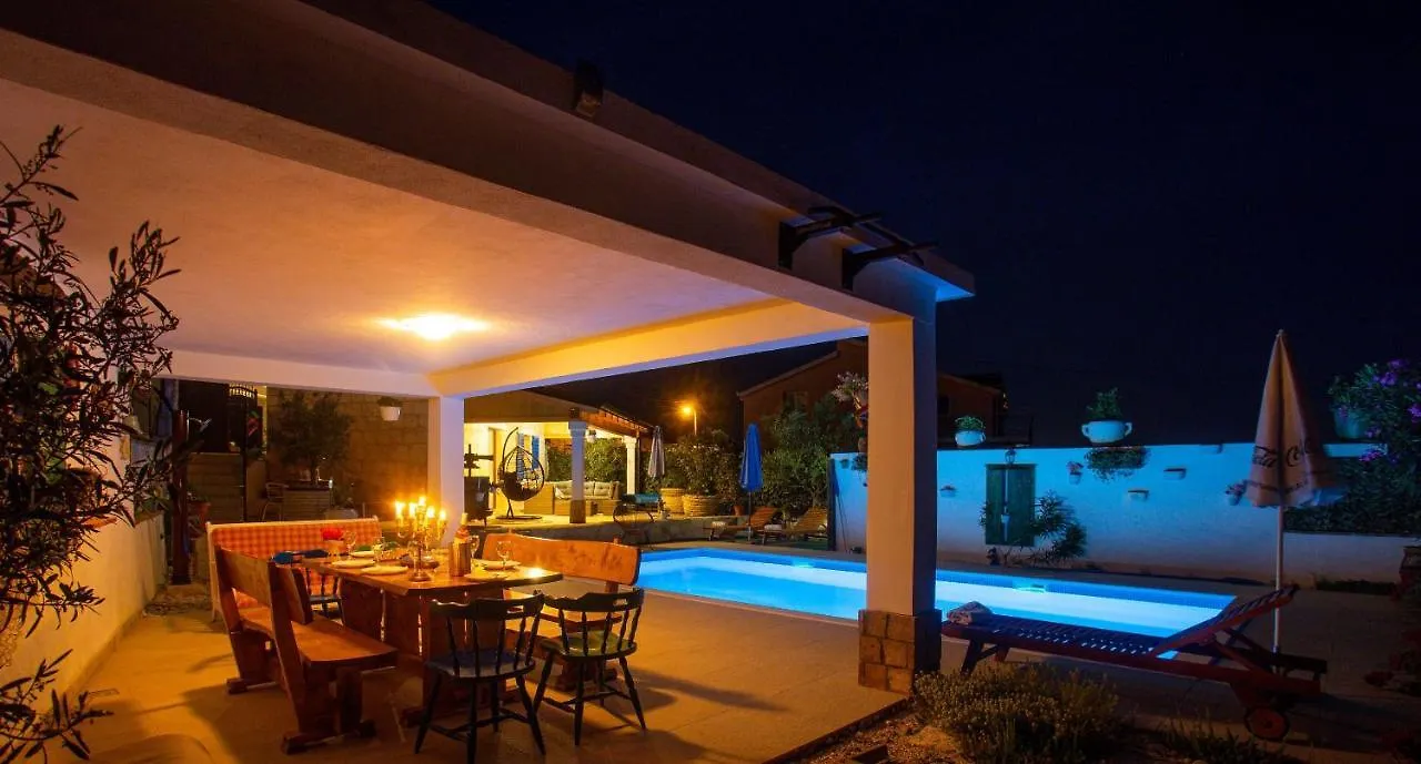 Villa Marela With Heated Swimming Pool Trogir 0*,  Kroatien