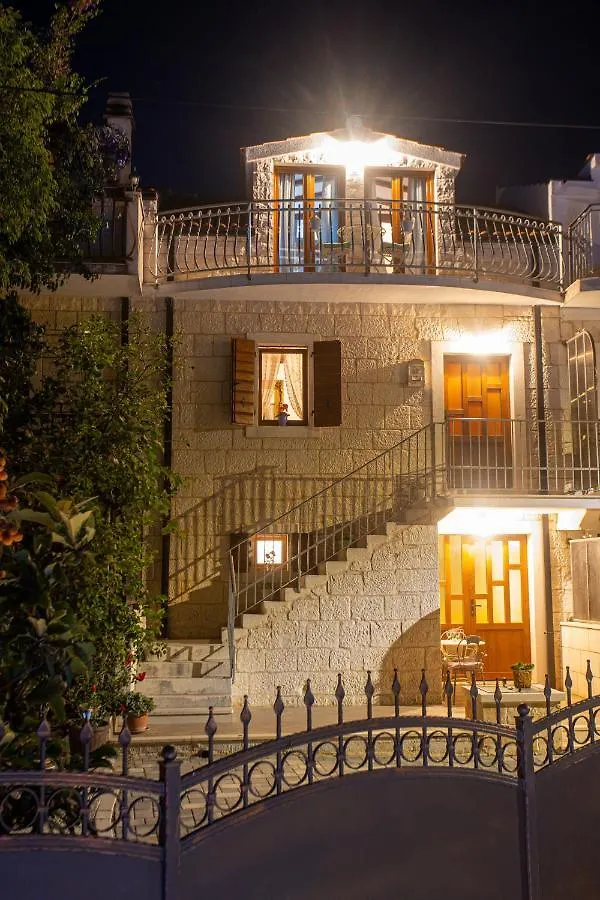 Villa Marela With Heated Swimming Pool Trogir