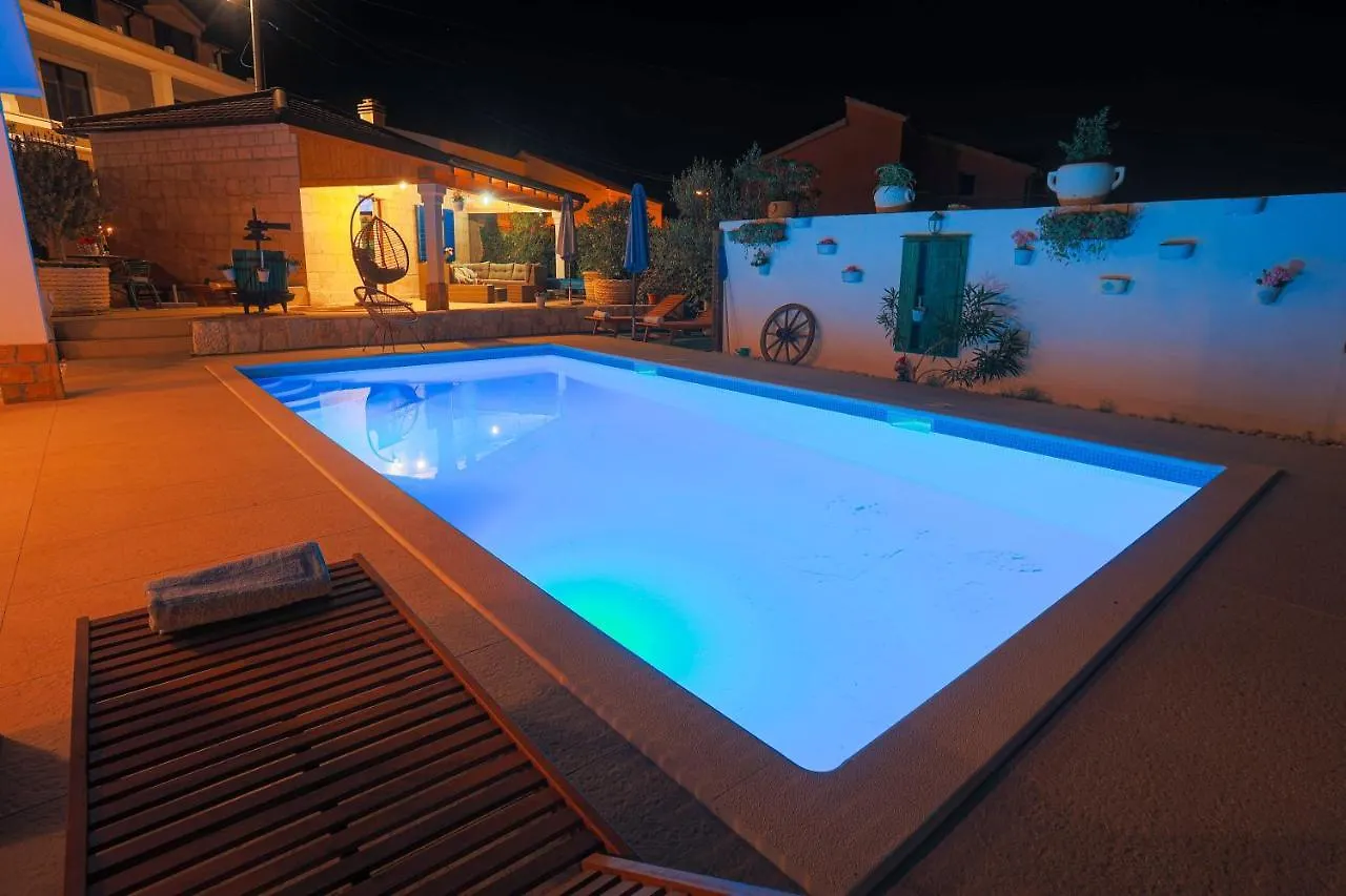 Villa Marela With Heated Swimming Pool Trogir Croatia