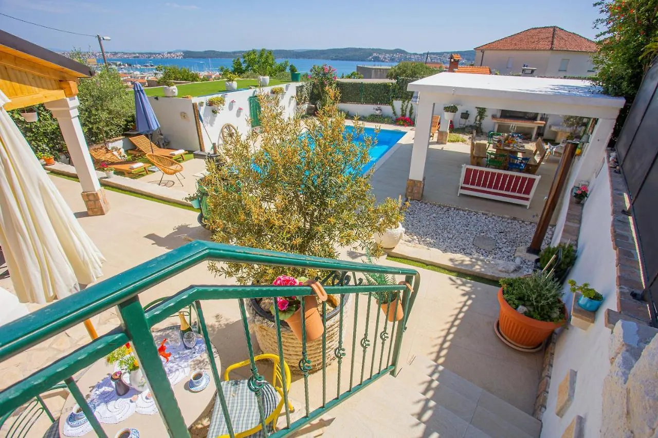 Villa Marela With Heated Swimming Pool Trogir
