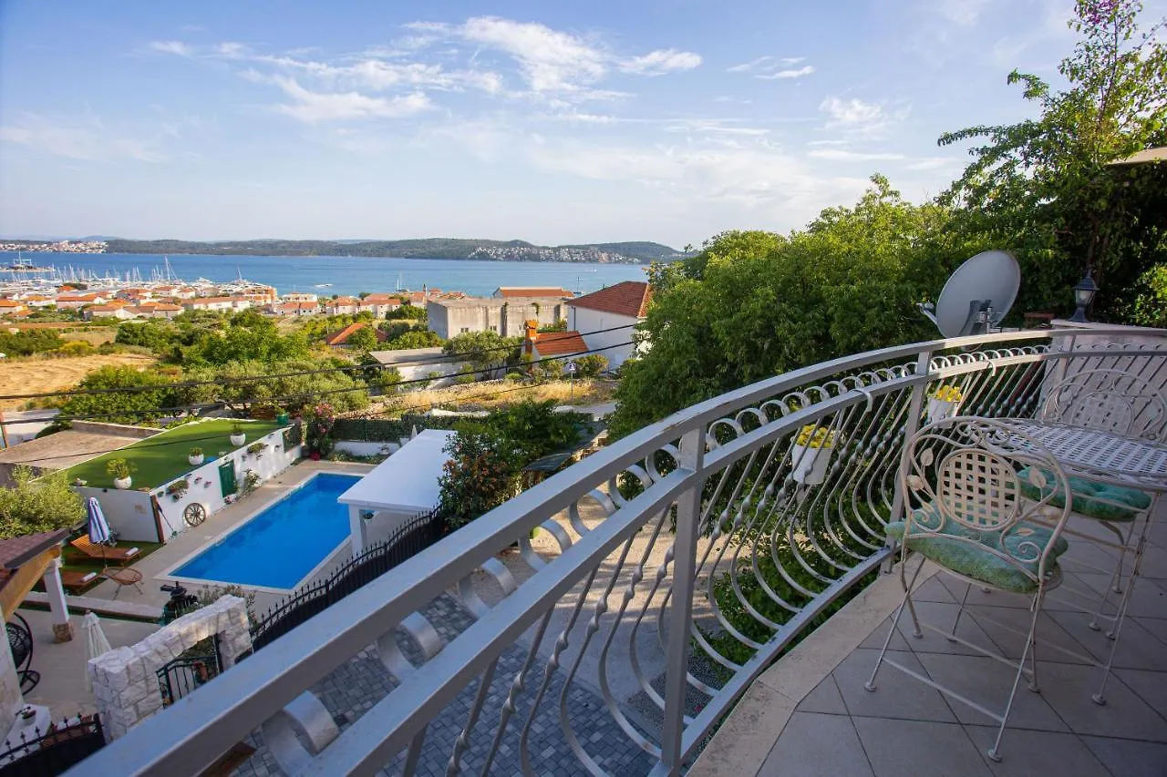 Villa Marela With Heated Swimming Pool Trogir