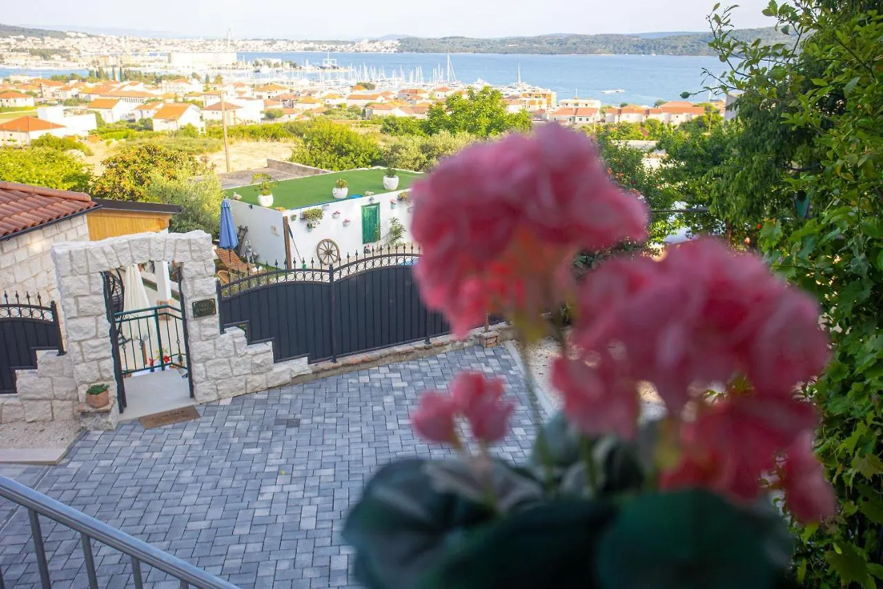 Villa Marela With Heated Swimming Pool Trogir Croatia