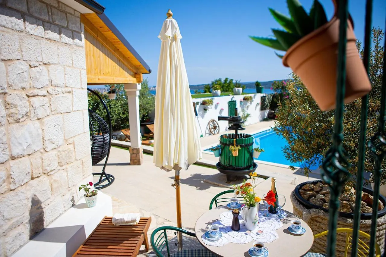 Villa Marela With Heated Swimming Pool Trogir