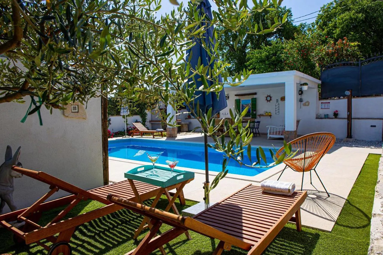 Villa Marela With Heated Swimming Pool Trogir